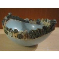 Keramikschüssel in Schiffchenform | Ellipse Mit "Häuserreihe", 3 Glasurfarben Keramikschüssel in Schiffchenform | Ellipse Mit "Häuserreihe", 3 Glasurfarben von Keramikinsel