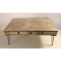Palettenmöbel, Moderner Tisch in Palettenoptik Vintage Gebeizt Und Handarbeit Hergestellt Palettenmöbel, Moderner Tisch in Palettenoptik Vintage Gebeizt Und Handarbeit Hergestellt von KerbholzGmbHCoKG