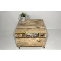 Palettenmöbel, Tisch in Palettenoptik Vintage Gebeizt Und Handarbeit Hergestellt von KerbholzGmbHCoKG