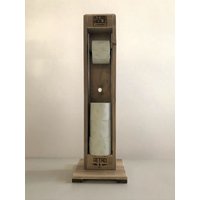 Palettenmöbel, Toilettenpapierspender in Palettenoptik Vintage Gebeizt Und Handarbeit Hergestellt von KerbholzGmbHCoKG