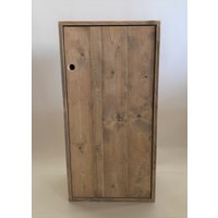 Schrank Maike Ist in Palettenoptik Gebaut, Vintage Gebeizt Und Handarbeit Hergestellt von KerbholzGmbHCoKG