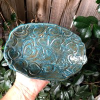Handgemachte Keramik Obstschale Grünes Herz Dekor Servierschale von KerenOrHandmade