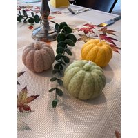Kleine Kürbiskerzen| Kürbisdeko| Herbst - Kerze Und Deko Kleine Kürbiskerzen| Kürbisdeko| Herbst - Kerze Und Deko von KerzendesignbyE