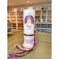 Taufkerze Kerze Regenbogen Mädchen Beere-Pink-Rosa Mit Spitzenband + Schleife Seitlich | Motiv 197-17 Taufkerze Kerze Regenbogen Mädchen Beere-Pink-Rosa Mit Spitzenband + Schleife Seitlich | Motiv 197-17 von KerzenwachsTante