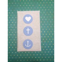 Wachs-Kreise 2, 5cm Hellblau Mit Großem Herz, Anker, Kreuz Weiß von KerzenzauberShop