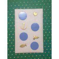 Wachs-Kreise 2cm Hellblau Mit Kleines Herz, Anker, Taube, Fisch Gold Matt Set Wachs-Kreise 2cm Hellblau Mit Kleines Herz, Anker, Taube, Fisch Gold Matt Set von KerzenzauberShop