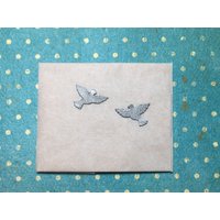 Wachs-Tauben Mini Silber Matt Rechts Schauend Und Links 1, 5cm Set Wachs-Tauben Mini Silber Matt Rechts Schauend Und Links 1, 5cm Set von KerzenzauberShop