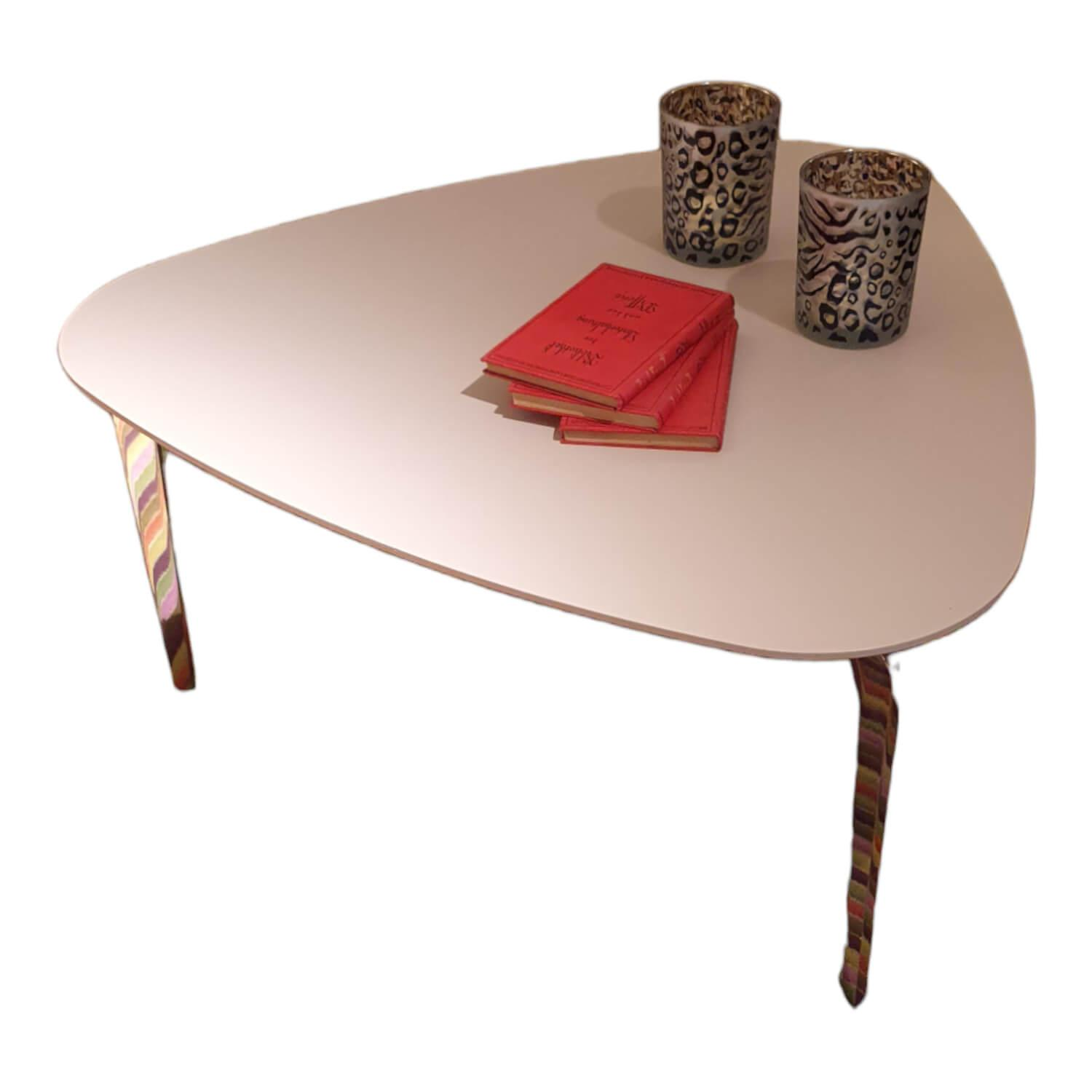 Couchtisch Solo T2 Lack Matt MDF Puder Rosa Weiß von Kettnaker