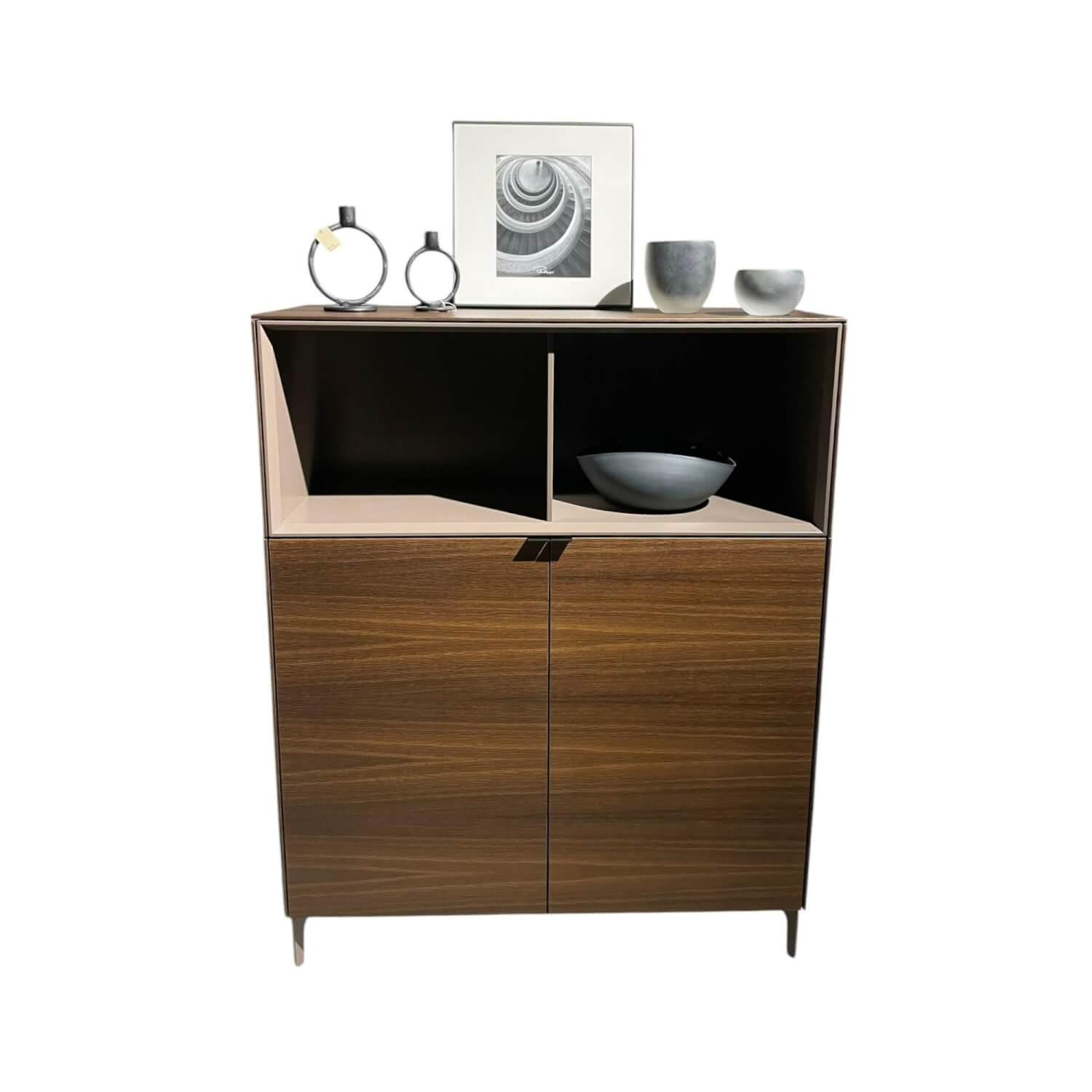 Vitrine Soma Raucheiche Furnier Lack Taupe Beige Matt Inklusive Beleuchtung Vitrine Soma Raucheiche Furnier Lack Taupe Beige Matt Inklusive Beleuchtung von Kettnaker