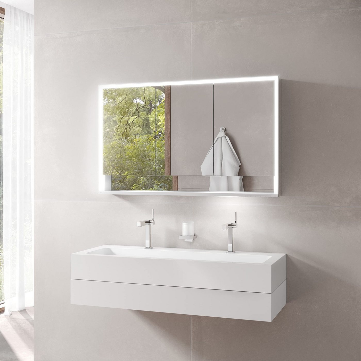 Keuco Spiegelschrank Royal Lumos (Badezimmerspiegelschrank mit Beleuchtung LED) dimmbare LEDs, mit Aluminium-Korpus, mit 3 Türen, 120x73,5x16,5 cm von Keuco