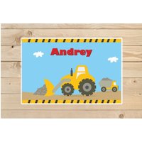 Kinder - Personalisiert-Platzdeckchen Bau Platzdeckchen Für Kids Bagger Lkw Laminiert Tischset von KidODesignStudio
