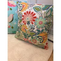 Dekoratives Blumenkissen von KidPouf