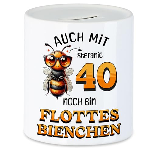 Kiddle-Design Personalisierte Spardose 40. Geburtstag - Flottes Bienchen ist 40-40ter Geburtstag Lustiges Geldgeschenk Frau Frauen - Sparschwein zum Geburtstag Kiddle-Design Personalisierte Spardose 40. Geburtstag - Flottes Bienchen ist 40-40ter Geburtstag Lustiges Geldgeschenk Frau Frauen - Sparschwein zum Geburtstag von Kiddle-Design