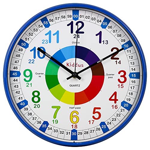 Kiddus Wanduhr für Kinder. Analoger Zeitlehrer mit Zeitlernübungen. Stilles Uhr. Viele Sprachen. English XL Blue von Kiddus