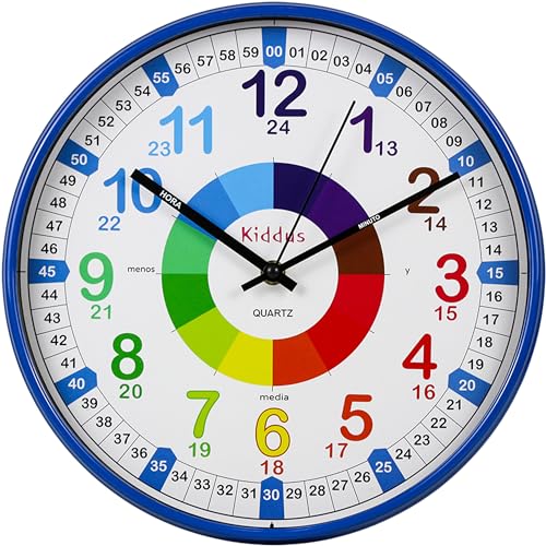 Kiddus Wanduhr für Kinder. Analoger Zeitlehrer mit Zeitlernübungen. Stilles Uhr. Viele Sprachen. Español XL Azul von Kiddus