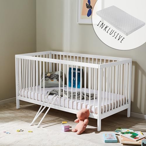 Kids Collective Babybett Kinderbett Gitterbett 70x140 Matratze höhenverstellbar & herausnehmbare Sprossen, optional mit Schublade | Buchenholz Weiss sehr stabil Made in Europe von Kids Collective