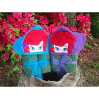 Personalisiertes Non 3D Meerjungfrau Kapuzentuch/Meerjungfrauenhandtuch Prinzessinnenhandtuch Mermaid Birthday Party Tail Princess Personalisiertes Non 3D Meerjungfrau Kapuzentuch/Meerjungfrauenhandtuch Prinzessinnenhandtuch Mermaid Birthday Party Tail Princess von KidsKuteKreations