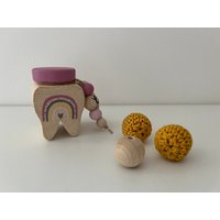Zahndose, Lockendose , Motiv Regenbogen, Holz, Aufbewahrung, Kinder, Erinnerungen, Babys, Personalisiert, Geschenk Zahndose, Lockendose , Motiv Regenbogen, Holz, Aufbewahrung, Kinder, Erinnerungen, Babys, Personalisiert, Geschenk von KidsStorebyNiMa