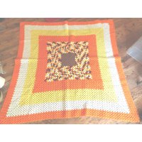 Vintage Afghan Oma Platz Quadrat Gelb, Braun Boho Kleiner Wurf Retro Weiß Klassisch Requisite 1950Er Bis 1970Er Jahre Handgemacht von KimsKreations17