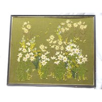 Vintage Große Gerahmte Crewel Bild Von Blumen Weiß Und Gelb 1960Er Bis 1970Er Jahre Vintage Große Gerahmte Crewel Bild Von Blumen Weiß Und Gelb 1960Er Bis 1970Er Jahre von KimsKreations17