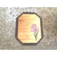Vintage Spiegel Glasmalerei Pink Iris Wandbehang 1970Er Bis 1990Er Silber Ton Handgefertigt Wanddeko Grüne Blätter Schlacke von KimsKreations17