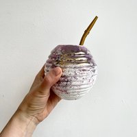 Handgemachte Yerba Mate Tasse Mit Goldspritzer, Weiße Keramik Gourd, Strukturierte von KinaCeramics