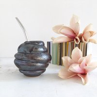Keramik Yerba Mate Gourd, Dunkel Metallic Tasse Für Teeliebhaber, Regenbogen Becher von KinaCeramics