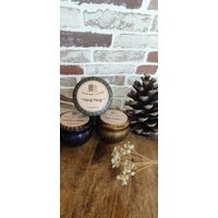 Sojawachskerze Duftkerze 65Ml Aus Hochwertigem Biowachs, Knisternder Holzdocht, Dekorative Kerze, Perfekt Auch Als Geschenk Für Sie Oder Ihn Sojawachskerze Duftkerze 65Ml Aus Hochwertigem Biowachs, Knisternder Holzdocht, Dekorative Kerze, Perfekt Auch Als Geschenk Für Sie Oder Ihn von KindelLights