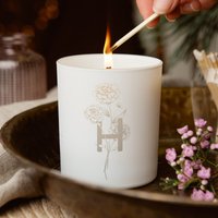 Anfangsgeschenk Blume Personalisierte Kerze - Alphabet Geschenk Für Sie Duftkerze Mit Gravur, Weihnachtsgeschenk Geschenke Anfangsgeschenk Blume Personalisierte Kerze - Alphabet Geschenk Für Sie Duftkerze Mit Gravur, Weihnachtsgeschenk Geschenke von KindredFires