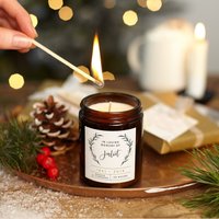 Personalisierte Weihnachtsgedenkkerze Sojawachs-Apothekerglas, Festlicher Duft Personalisierte Weihnachtsgedenkkerze Sojawachs-Apothekerglas, Festlicher Duft von KindredFires