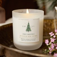 Personalisierte New Home Weihnachtskerze, Verschneite Baum Duftkerze Personalisierte New Home Weihnachtskerze, Verschneite Baum Duftkerze von KindredFires