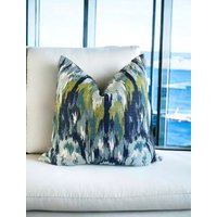 Blau Ikat Craze Kissenbezug Doppelseitig 18x18 20x20 22x22 24x24 12x20 14x22 Birkenrindentuch Marineblau, Blautöne, Grüne Akzente Blau Ikat Craze Kissenbezug Doppelseitig 18x18 20x20 22x22 24x24 12x20 14x22 Birkenrindentuch Marineblau, Blautöne, Grüne Akzente von KingsRoadHomeDecor