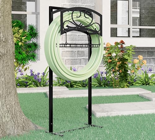 Kingson Freistehender Gartenschlauchhalter mit Aufbewahrungskorb, strapazierfähiger, schwarzer pulverbeschichteter Stahl, hält 45 m Schlauch, abnehmbares und tragbares Design mit Montagewerkzeugen Kingson Freistehender Gartenschlauchhalter mit Aufbewahrungskorb, strapazierfähiger, schwarzer pulverbeschichteter Stahl, hält 45 m Schlauch, abnehmbares und tragbares Design mit Montagewerkzeugen von Kingson