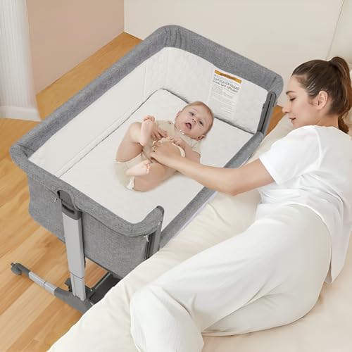 Beistellbett Baby, 3 In 1 Babybett Zustellbett Stubenwagen Babywiege Tragbares Baby Reisebett Mit Matratze & Rollen Verstellbar Kinderbett Beistellbett mit Wiegefunktion Für Neugeborene Kleinkinder von Kisdream