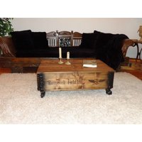 Couchtisch Holzkiste Frachtkiste Holztruhe Mit Rollen "Roosevelt" von KistenJack