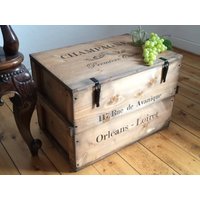 Holzkiste Frachtkiste Truhe Tisch Aufbewahrungsbox "Champagne Loiret" von KistenJack