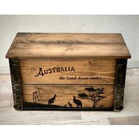 Holzkiste Frachtkiste Truhe Tisch Couchtisch "Australia" von KistenJack