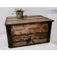 Holzkiste Frachtkiste Truhe Tisch Couchtisch "Hirvi" von KistenJack