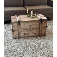 Truhe Holzkiste Frachtkiste Sitzbank Couchtisch "Highland" von KistenJack