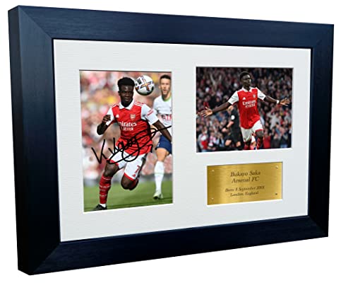 2022/23 Bukayo Saka Arsenal 3-fach Autogramm, signiert, 30,5 x 20,3 cm, A4-Foto, Bilderrahmen, Fußball, Poster, Geschenk G von Kitbags & Lockers