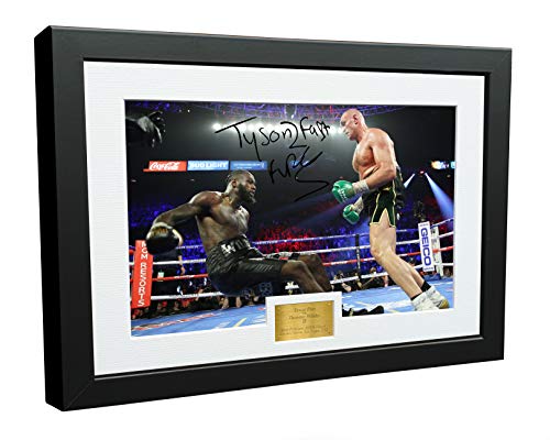 Tyson Fury vs Deontay Wilder Foto, 30,5 x 20,3 cm, A4, mit Autogramm von Kitbags & Lockers