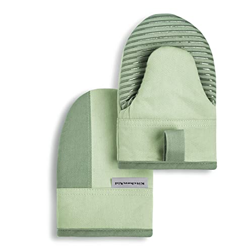KitchenAid Beacon zweifarbiges rutschfestes Mini-Ofenhandschuh-Set, Pistazien/Graphitgrün, 14 x 20,3 cm, 2-teilig KitchenAid Beacon zweifarbiges rutschfestes Mini-Ofenhandschuh-Set, Pistazien/Graphitgrün, 14 x 20,3 cm, 2-teilig von KitchenAid