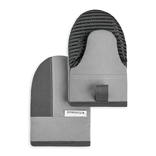 KitchenAid Kitchen Aid Beacon Mini Oven Mitt Set, 5.5"x8", Cool Grey/Contour Silver 2 Count KitchenAid Kitchen Aid Beacon Mini Oven Mitt Set, 5.5"x8", Cool Grey/Contour Silver 2 Count von KitchenAid