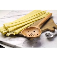 Handgemachter Hölzerner Sieblöffel Handgeschnitzt Aus Kirschholz von KitchenCarvings