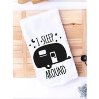 Rv Küchentuch - Lustiges I Sleep Around Camping Unter Den Sternen | Punny Erholungsfahrzeug Rv Küchentuch - Lustiges I Sleep Around Camping Unter Den Sternen | Punny Erholungsfahrzeug von KitchenConversation