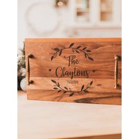Serviertablett Mit Griffen | Rustikales Aus Holz Geschenk Zur Wohnungserwärmung Weihnachtsgeschenk Oma Muttertag von KitchenMood