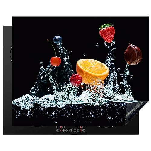 KitchenYeah© Herdabdeckplatte Einteilig Küche Abdeckplatte für Ceranfeld Abdeckung Induktionskochfeld Platte Aufrollbare Matte Wasser - Obst - Orange - Erdbeeren - Kirsche - Schwarz - 65x52 cm von KitchenYeah