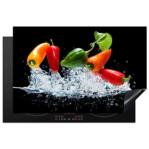 KitchenYeah© Herdabdeckplatte Einteilig Küche Herdabdeckung Induktionsfeld Ceranfeld Herdabdeckplatten Vinyl Matte Aufrollbar Pfeffer - Rot - Schwarz - Gemüse - Wasser - Blatt - Farbe - 80x52 cm von KitchenYeah