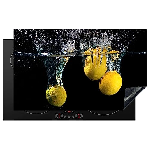 KitchenYeah© Herdabdeckplatte Einteilig Küche Herdabdeckung Induktionsfeld Ceranfeld Herdabdeckplatten Vinyl Matte Aufrollbar Zitrone - Obst - Stilleben - Wasser - Gelb - 85x52 cm von KitchenYeah