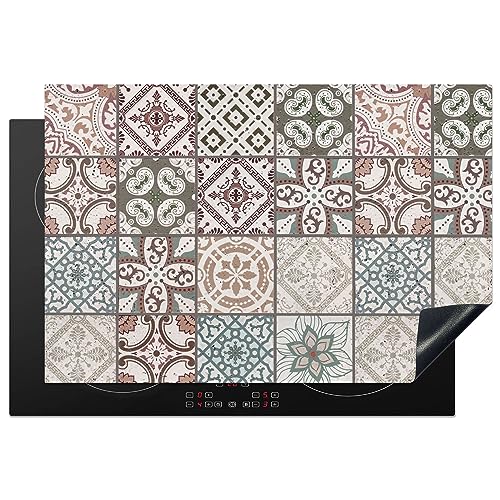 KitchenYeah© Herdabdeckplatte Einteilig Ceranfeld Abdeckplatte für Induktionsschutz Ceranfeldabdeckung Vinyl Herdabdeckplatten Mosaik - Braun - Muster - Fliese - 76x51 cm von KitchenYeah